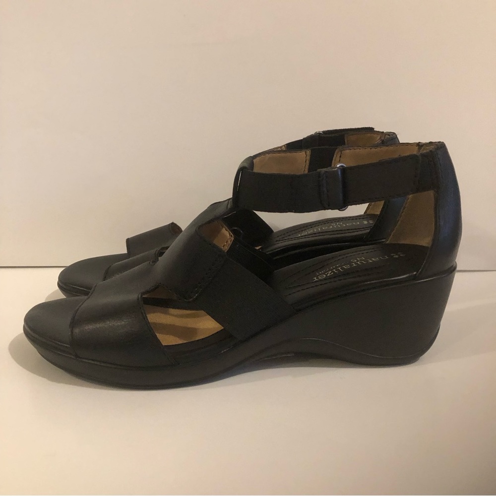Naturalizer Black Wedge Strap Sandals NWOT